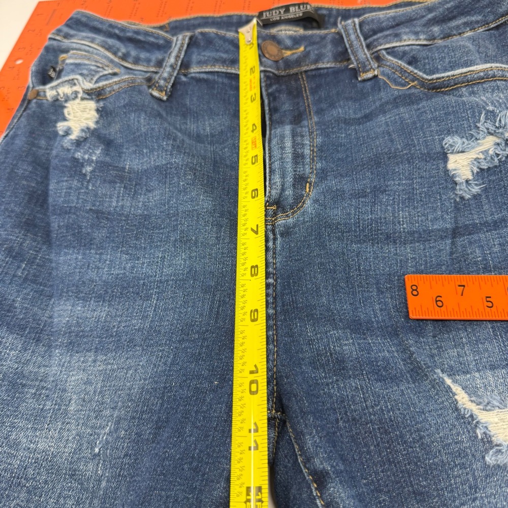 Judy Blue Capri Fit Distressed Medium Wash Denim Jeans JB88211 Size 9/29 - Picture 7 of 14